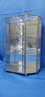 Beeldje, Vitrinekastje - 23.5 cm - Glas, Antiek en Kunst, Curiosa en Brocante