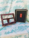 Editorial sopena - Bijbel met houten standaard (2) - Hout,
