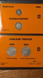 Nederland. Year Set (FDC) Lot van twee muntenmappen Juliana