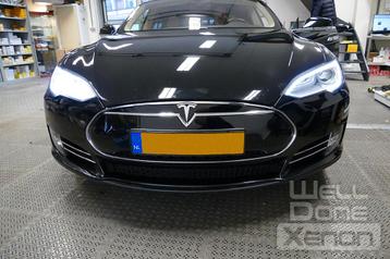 Project: Tesla Model S: Kapotte xenonlamp. beschikbaar voor biedingen