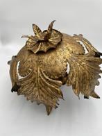 Kroonluchter - Lamp met bloemmotieven in verguld smeedijzer,
