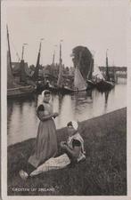 ZEELAND - Haven, klederdracht, groeten uit Zeeland, Verzamelen, Ansichtkaarten | Nederland, Verzenden, Gelopen