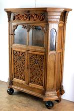Kast - elegante kleine vitrinekast - eikenhout