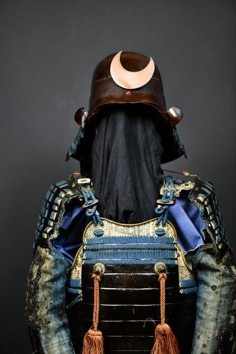 Gusoku yoroi Volledige Samurai pantser - Koper, Zijde, Ijzer, Antiek en Kunst, Antiek | Overige Antiek