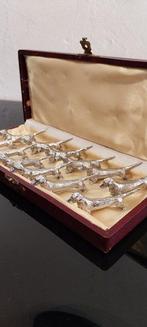 Messensteun (12) - Teckels - Gepolijst zilver, Antiek en Kunst