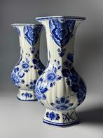 Delft - Vaas (2) - Een paar TULIP-vasen – Holland - Faience, Antiek en Kunst