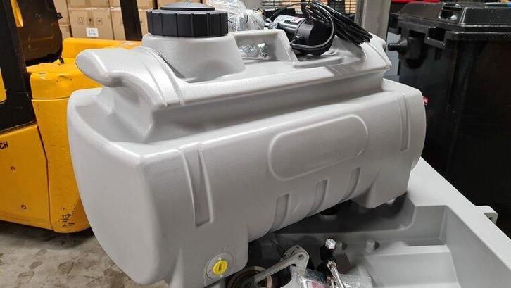 Dieseltank 100 liter incl. 12 of 230 volt pompset, Zakelijke goederen, Agrarisch | Werktuigen, Verzenden