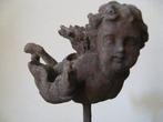 sculptuur, French Antique Bronze Patinated Stone Angel on