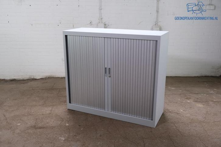 Roldeurkast | Jong gebruikt | Zilvergrijs | 2 legborden | MK, Huis en Inrichting, Kasten | Roldeurkasten en Archiefkasten, Gebruikt
