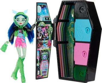 Monster High Skulltimate Secrets - Neon Frights - Ghoulia beschikbaar voor biedingen