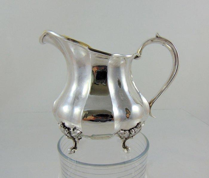 Russian silver milk jug - St. Petersburg, 1867 – Adolf David, Antiek en Kunst, Antiek | Goud en Zilver