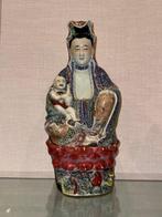 Figuur - Large fine seated Guayin - Porselein - China