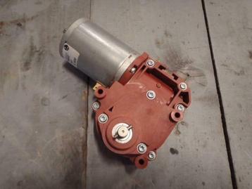 Mini electromotoren 12 / 24 / 60 Volt DC en 230 Volt AC beschikbaar voor biedingen