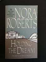 Holding the Dream 9780515120004 Nora Roberts, Gelezen, Nora Roberts, Verzenden