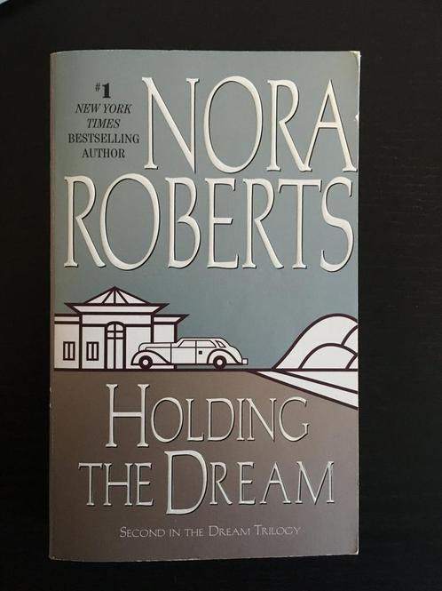 Holding the Dream 9780515120004 Nora Roberts, Boeken, Overige Boeken, Gelezen, Verzenden
