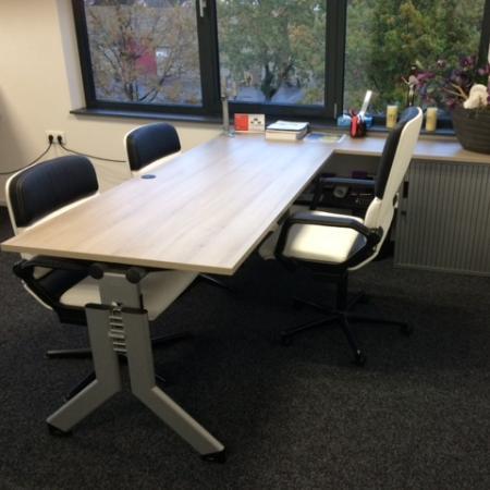 (MDK-104602) Kembo Cyclus hoekbureau, Huis en Inrichting, Bureaus, Bureau, Gebruikt, In hoogte verstelbaar, Ophalen of Verzenden