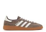 Adidas Handball Spezial Earth Strata Gum (Sneakers), Kleding | Heren, Overige kleuren, Verzenden, Nieuw, Sneakers of Gympen