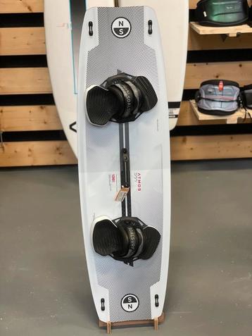 *Nieuw* North Atmos Pro 2024 met SoalSurf Bindings beschikbaar voor biedingen