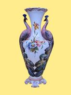 Bassano - Porzellanvase mit Pfauen als Henkel – florales, Antiek en Kunst