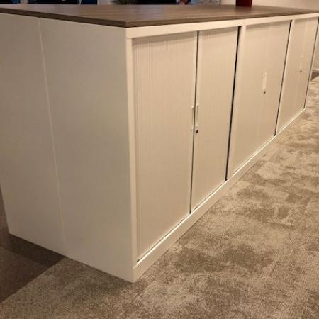 (MDK-104989) Kwadrant roldeurkast, wit 105 cm hoog, 120 c..., Huis en Inrichting, Kasten | Roldeurkasten en Archiefkasten, Nieuw