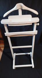 Dressboy - noordisch - hard hout