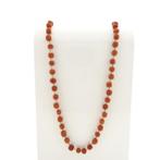 Bloedkoraal kralenketting met gouden slot, Sieraden, Tassen en Uiterlijk, Kettingen, Gebruikt, Overige kleuren, Ophalen of Verzenden