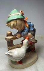 Goebel - Miniatuur beeldje - Boy on Fence with Goose - TMK2, Antiek en Kunst