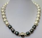 Set Yin - Yang, van schelpparel (14 en 13 X 12), Mui Rara.