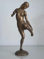 Beeldje - Zakadanie sandaa Arthur Wilhelm Otto, Antiek en Kunst