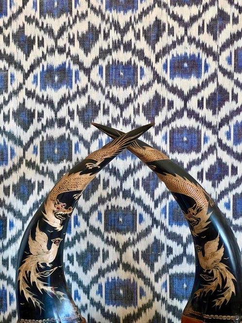 Exclusieve ikat-weefsel met ambachtelijke verf op linnen., Antiek en Kunst, Antiek | Kleden en Textiel