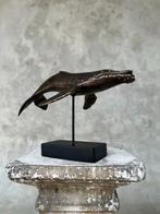 Beeld, No Reserve - Bronze Patinated Whale Soaring on its, Antiek en Kunst