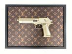 Suketchi - Louis Vuitton Luxury Pistol, Antiek en Kunst