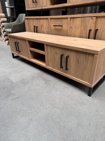 Ronda tv-dressoir, kleur wild oak beschikbaar voor biedingen