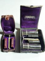 Reisset met toiletartikelen (2) - Leder, Metaal - 2 vintage, Antiek en Kunst