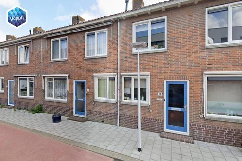 Huis te huur/Anti-kraak aan Lorentzweg in Lekkerkerk, Huizen en Kamers, Huizen te huur, Zuid-Holland, Tussenwoning