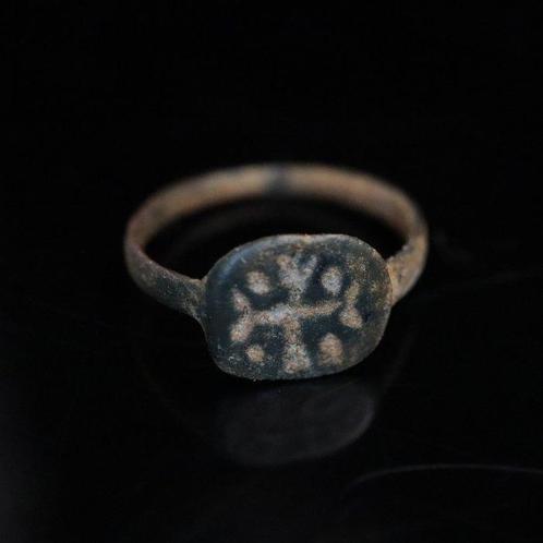 Middeleeuwen, kruisvaardersperiode Brons Ring -, Sieraden, Tassen en Uiterlijk, Antieke sieraden