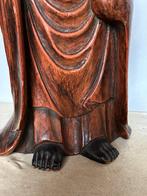 Standing sculpture of Daruma  (Bodhidharma) - sculptuur