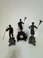 Klok en garnituur set (3) - Zinklegering, Messing -