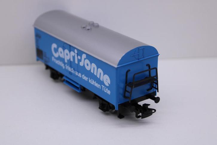 Märklin 4425 H0 DB Gesloten goederenwagen Capri-Sonne (1), Hobby en Vrije tijd, Modeltreinen | H0, Wisselstroom, Wagon, Zo goed als nieuw