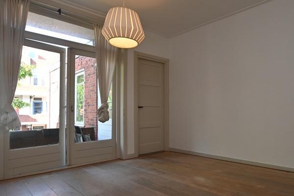 Studio Floresplein in Groningen, Huizen en Kamers, Kamers te huur, 20 tot 35 m², Groningen