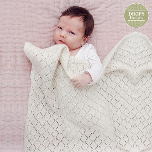 Patroon Gebreide Babydeken in kantpatroon met Drops Baby M, Hobby en Vrije tijd, Breien en Haken, Ophalen of Verzenden