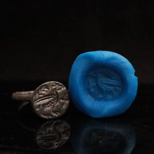 Byzantijns Bronzen met geëtst vogel, tak en X Ring (Zonder, Sieraden, Tassen en Uiterlijk, Antieke sieraden