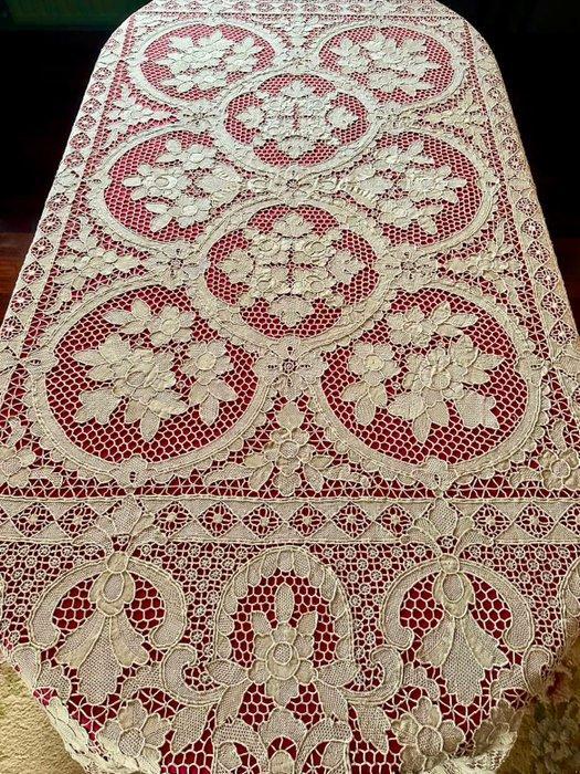 Magnifieke Burano kantmantel, prachtig handwerk. -, Antiek en Kunst, Kunst | Designobjecten