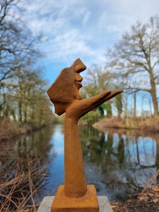 Beeldje - Girl waiving a kiss - IJzer, Antiek en Kunst, Kunst | Designobjecten