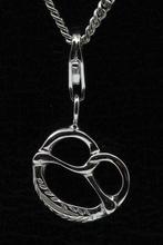Zilveren Pretzel zoute krakeling hanger en/of bedel, Verzenden, Nieuw