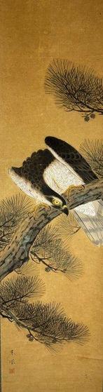 Een traditionele Japanse ophangscroll met een roofvogeltje