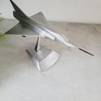Modelvliegtuig - Een vliegtuig beeld - Straaljager F-105, Antiek en Kunst, Antiek | Wandborden en Tegels