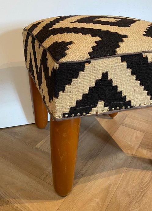 Kruk - Hout, Wol - Afghaan Poef, Antiek en Kunst, Curiosa en Brocante