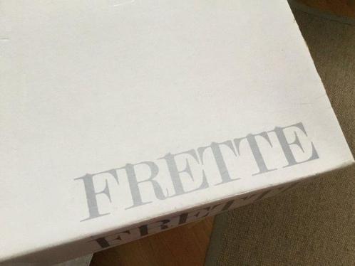 Frette - Bedsprei - 290 cm - 270 cm - Compleet beddengoed, Antiek en Kunst, Antiek | Kleden en Textiel