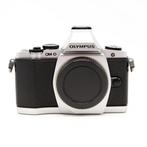 Olympus E-M5 Camera Body Zilver (Occasion) - 3840 Opnamen, Audio, Tv en Foto, Fotocamera's Digitaal, Ophalen of Verzenden, Zo goed als nieuw